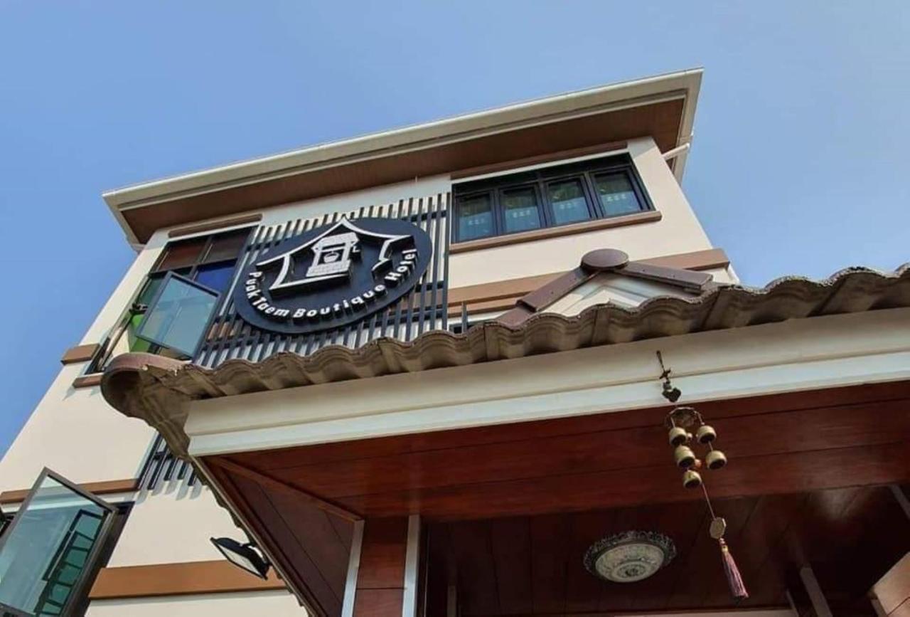 Puak Taem Boutique Hotel Chiang Mai Bagian luar foto