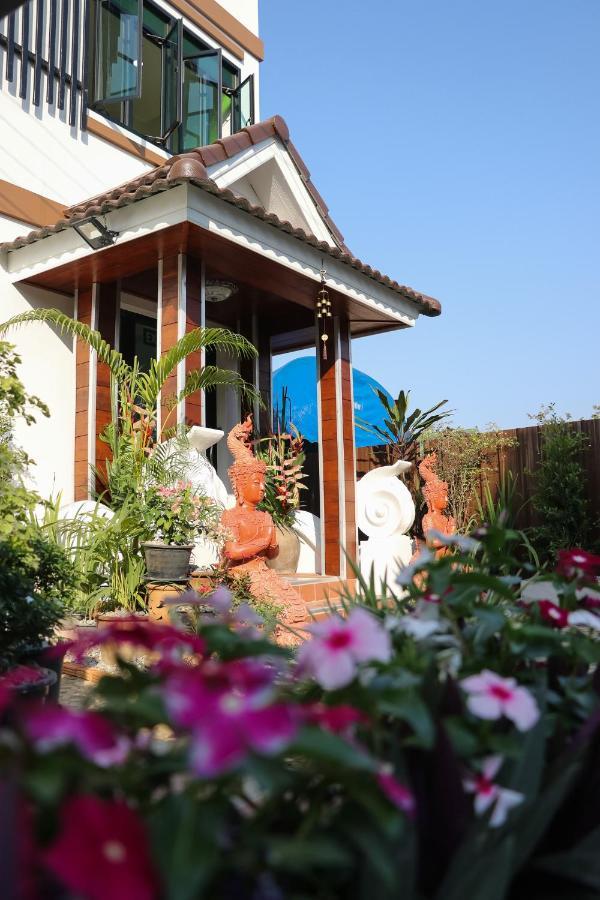 Puak Taem Boutique Hotel Chiang Mai Bagian luar foto