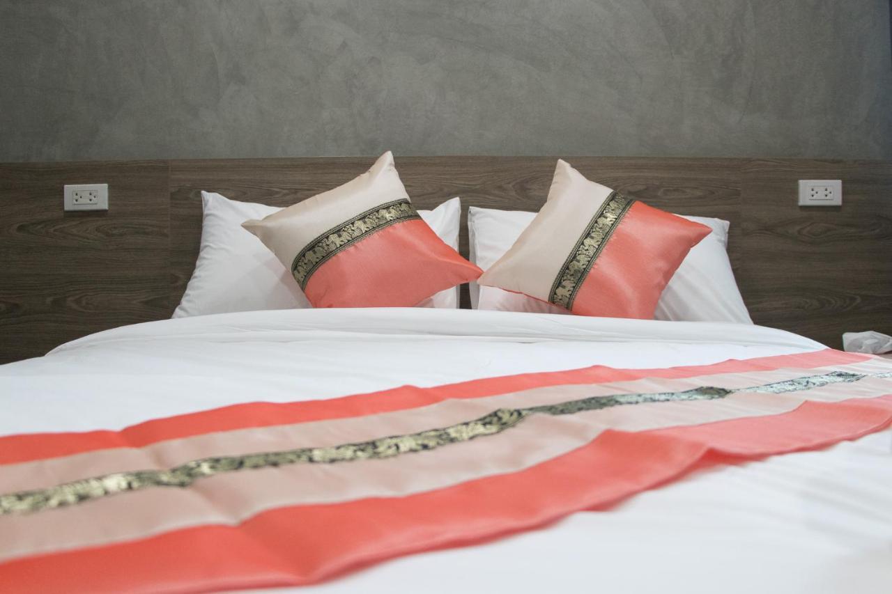 Puak Taem Boutique Hotel Chiang Mai Bagian luar foto